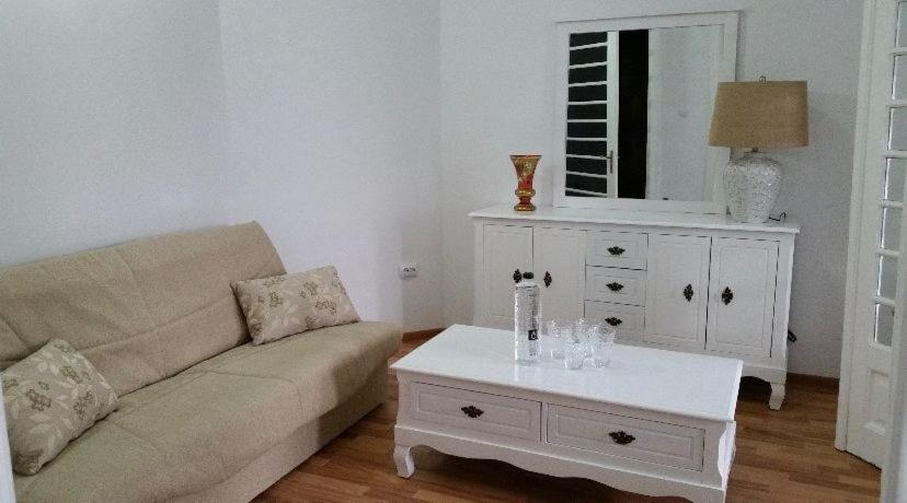 Central Appartment - Heart Of Bucharest - Sector 1 - New Renovated - Open Space Luaran gambar